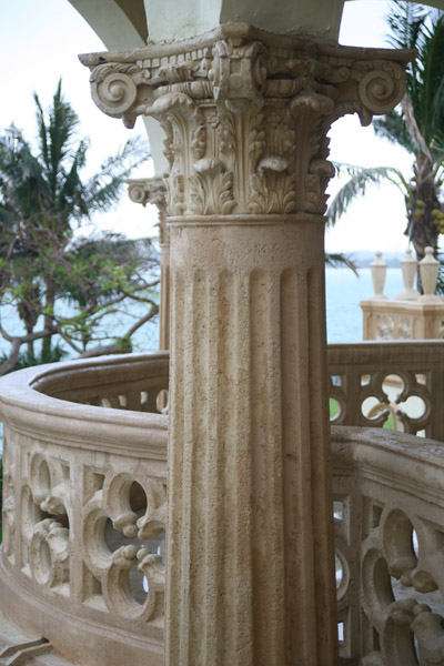 Columna Antique