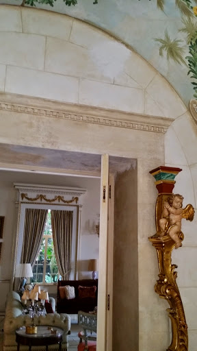 Restoration mural antique